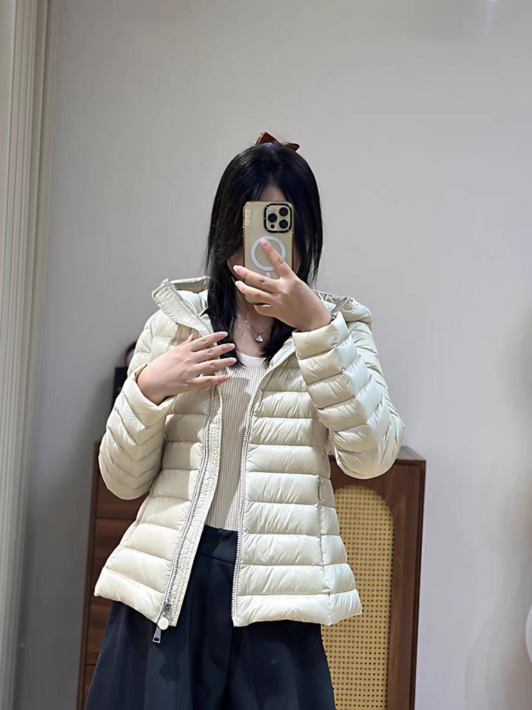 Yuyan autumn and winter new white duck down jacket women's short hooded light and thin small slim jacket