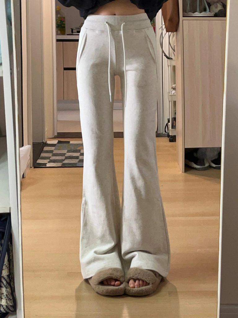 Women's 2024 Autumn White-Gray Micro-Flared High-Waisted Yoga Pants: Slimming, Hip-Lifting, and Casual.