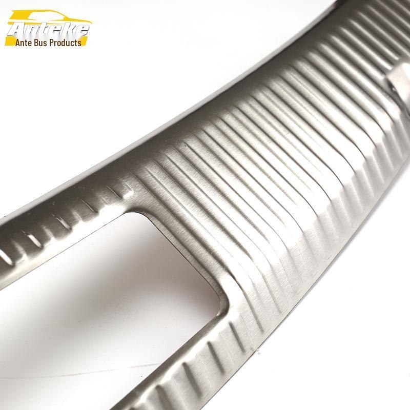 Yuexiang V7 Stainless Steel Rear Bumper Protector Strip & Decorative Sticker