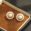 Серьги-гвоздики из стерлингового серебра 925 пробы, two-color pearl stud earrings with elegant golden pearl, держатель для цветов с микро-инкрустацией цирконами, легкая роскошь, высококачественные