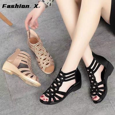 Мягкие кожаные римские сандалии женские летние новые мягкие подошвы удобные туфли для мам модная верхняя одежда женские сандалии на покатом каблуке