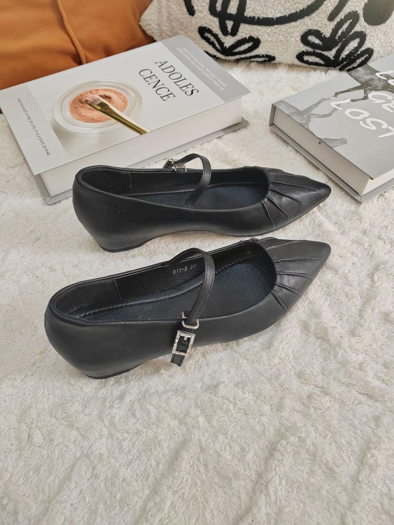 Inner Height Increase Summer New Women's Shoes Versatile and Popular Retro Temperament One-word Pleated Pointed Single Shoes Small Size Shoes