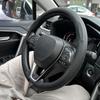 2025 Универсальный Нескользящий Впитывающий пот Высококлассный Круглый Дышащий кожаный Чехол-протектор на руль автомобиля Автоаксессуары