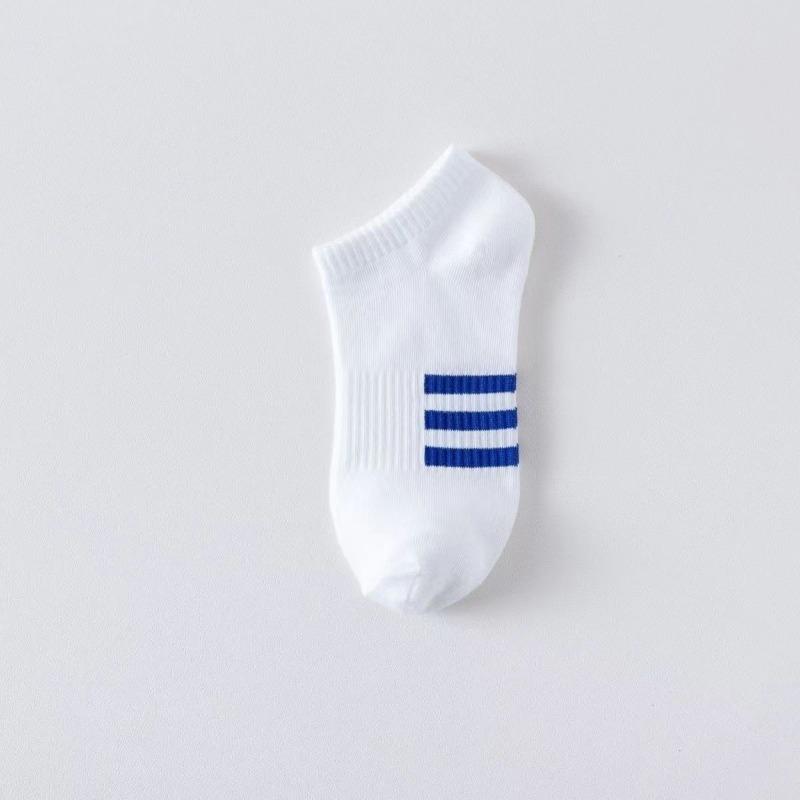 Мужской летний тонкий спортивный влагопоглотитель с тремя полосками и носками с низким верхом