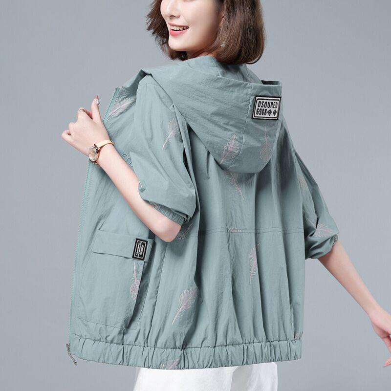 Большие размеры 3XL, куртки с капюшоном с принтом, женские свободные повседневные весенние верхняя одежда, тонкая солнцезащитная одежда, летняя базовая одежда для мам, Chaquetas