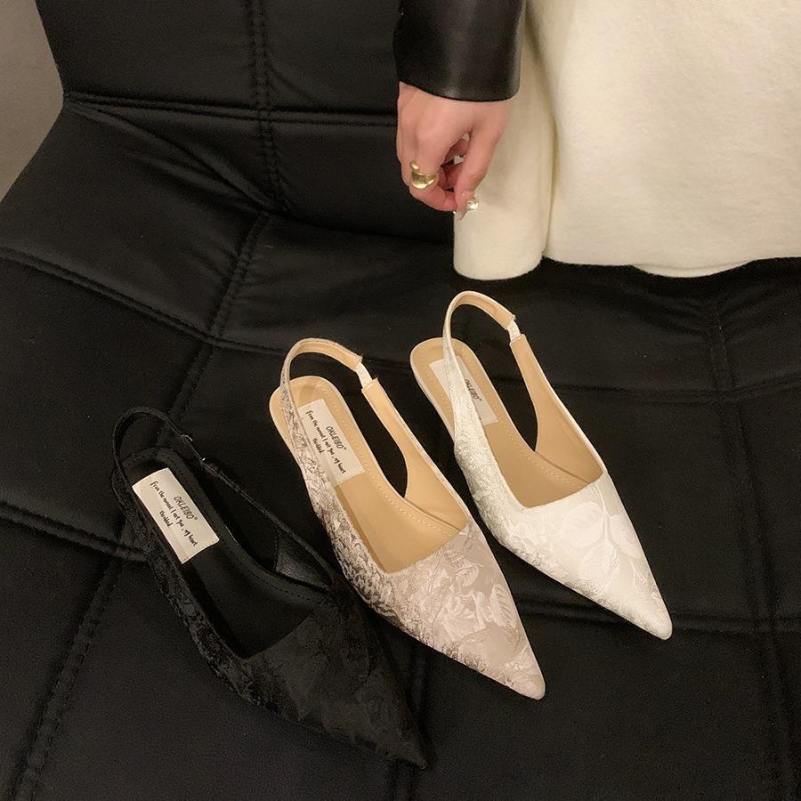 Французские вечерние туфли на высоком каблуке в стиле ретро, одинарные туфли с острым носком, женская обувь 2024 года, популярные летние новые китайские красивые босоножки с застежкой-мешком