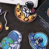 Вышитая этикетка планета мультфильм астронавт нашивка одежда аксессуары значок вышитая наклейка ручная учетная запись самоклеящаяся тканевая наклейка