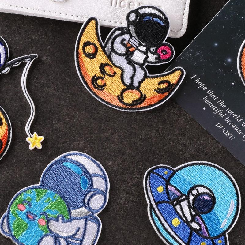 Вышитая этикетка планета мультфильм астронавт нашивка одежда аксессуары значок вышитая наклейка ручная учетная запись самоклеящаяся тканевая наклейка