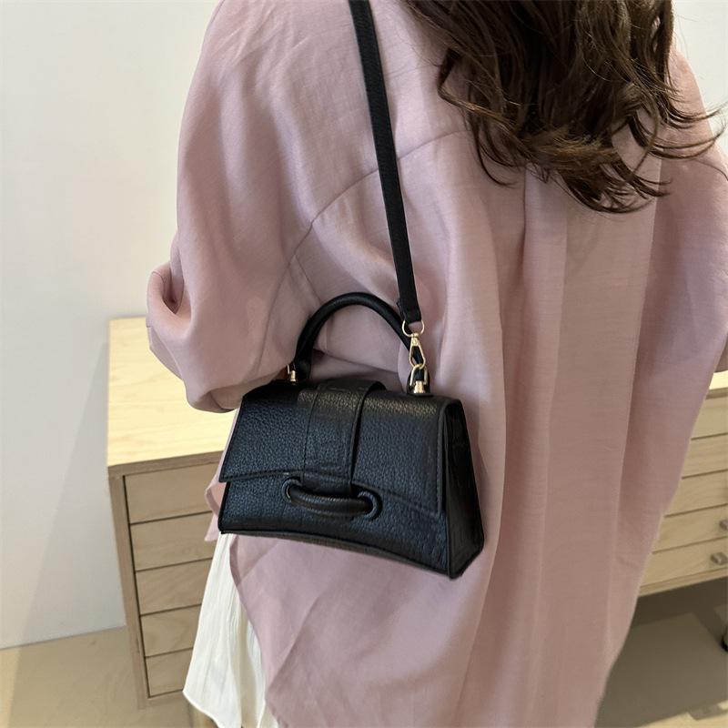 Простая маленькая квадратная сумка, сумка-мессенджер, модная сумочка, женская летняя новая модная сумка через плечо 2024 года