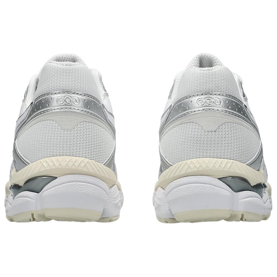 Asics Кроссовки унисекс Gel Cumulus 16 белые 1203A733-102