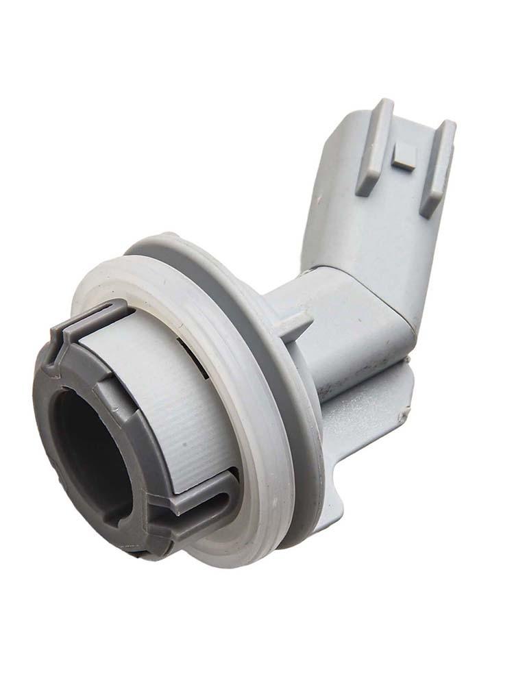 Для оптимальной посадки патрона лампы заднего указателя поворота, разработанного для моделей Ford Focus