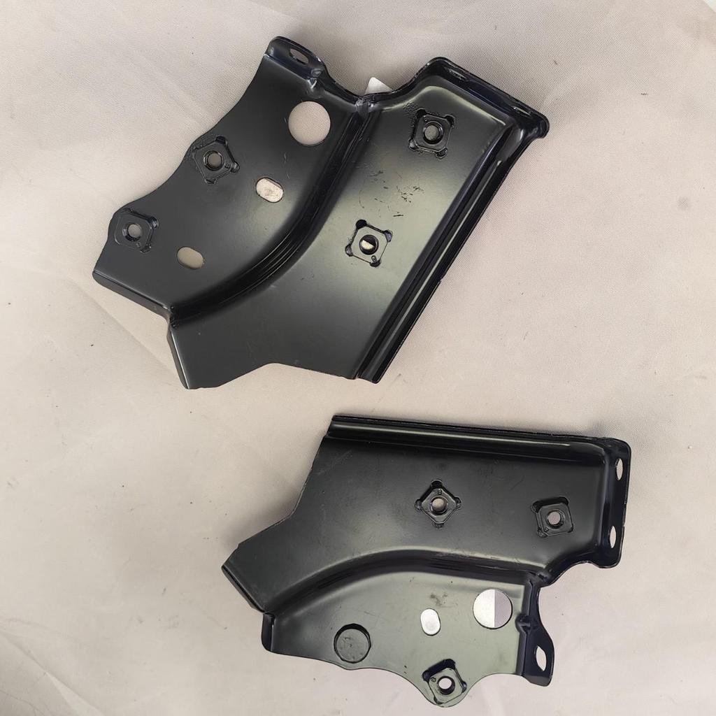 Детали 53718-06070 и 53717-06070 подходят для кронштейнов крыла Camry.