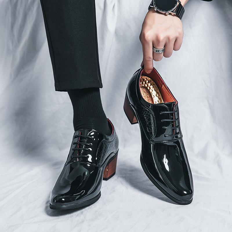 Новые мужские оксфорды на шнуровке 2024 из натуральной кожи, на высоком каблуке, клубная классика, с острым носком, повседневная модная обувь, новый стиль