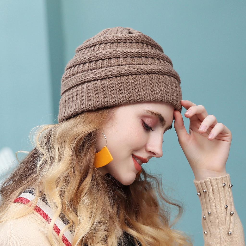 New Autumn And Winter Wool Cap European And American Women's Capped Cap Warm Knitted Cap Simple Solid-Coloured Cap
