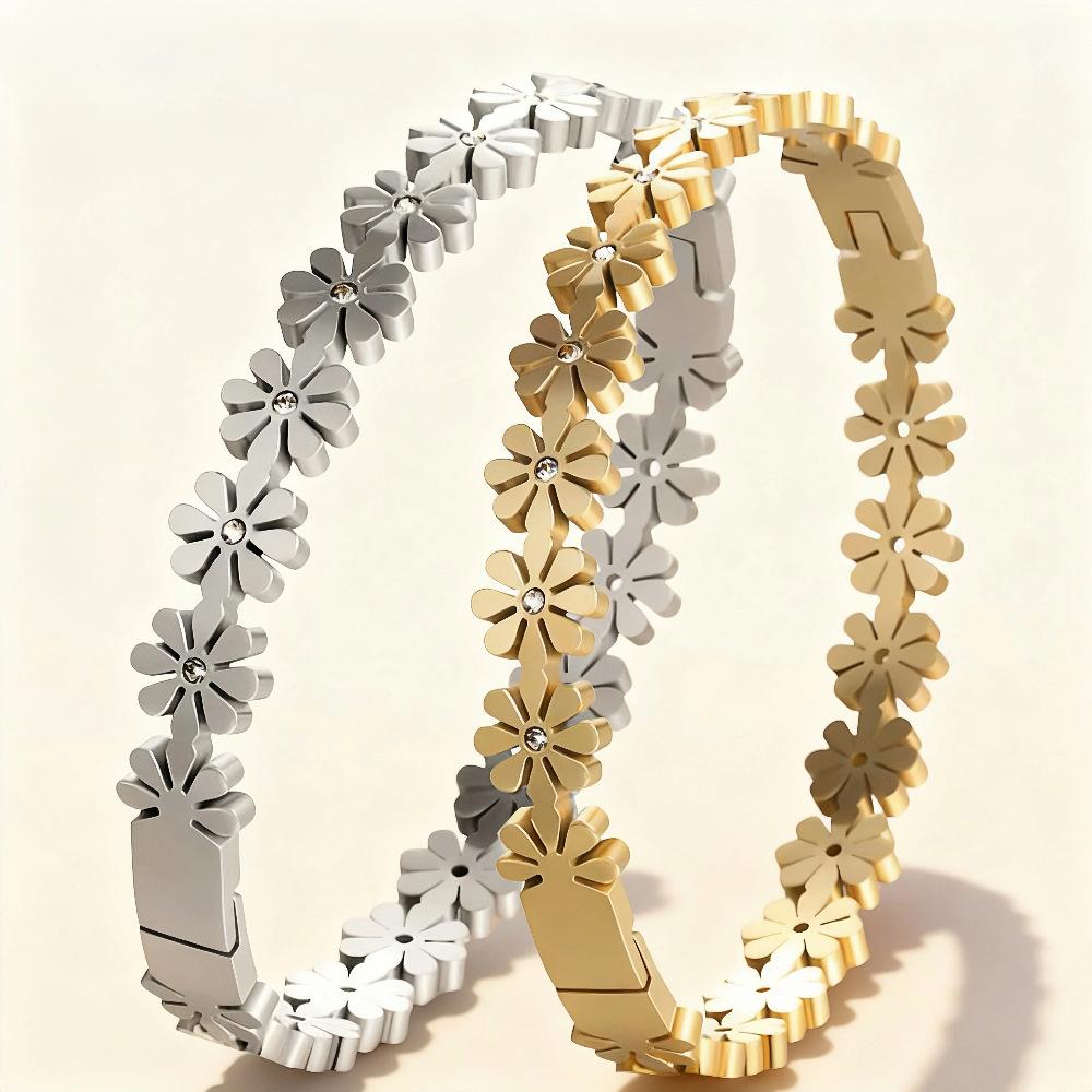 Summer New Flower Women's Multi-daisy Buckle Bracelet Niche High-end Sense Bracelet