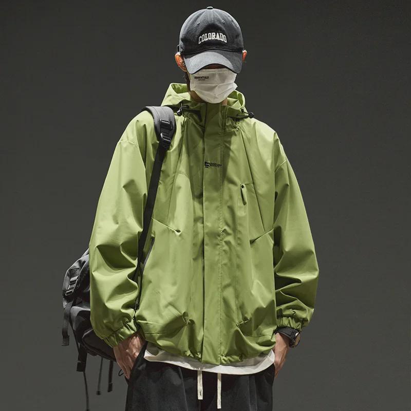 Мужская куртка свободного покроя в стиле ретро с однотонным капюшоном — модная, функциональная и унисекс