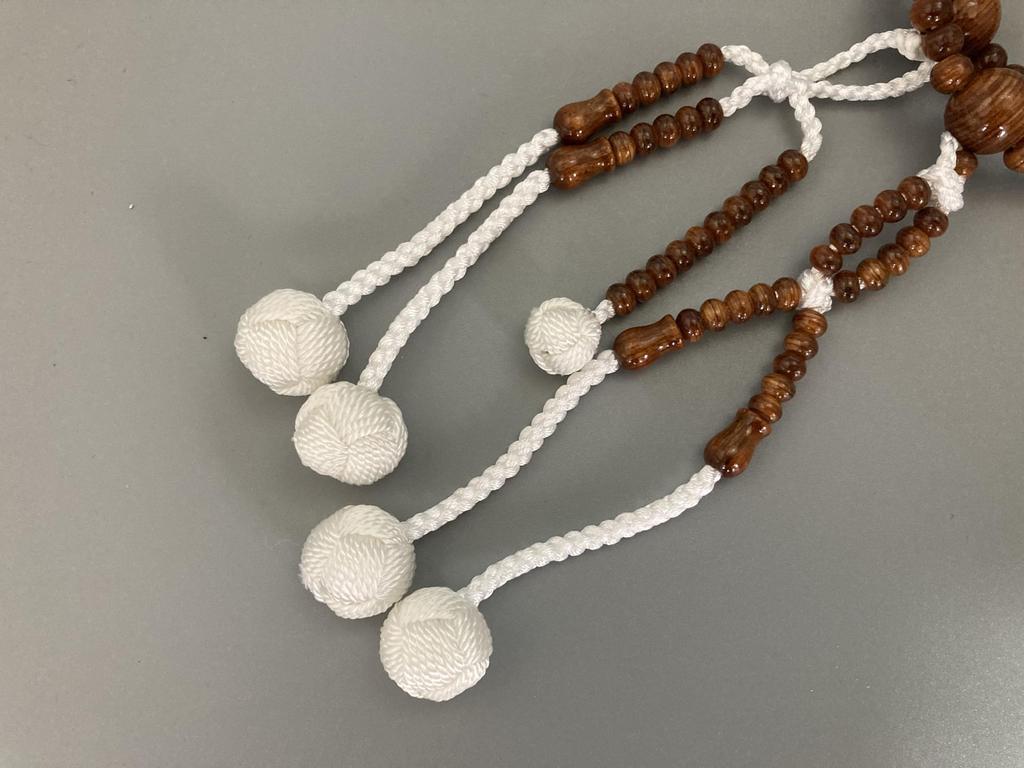 Soka Gakkai Buddhist Prayer Beads (Nenju) Wooden 8-inch (approx. 10cm) in Paulownia Wood Box (Crimson 8-inch Brass Brass)