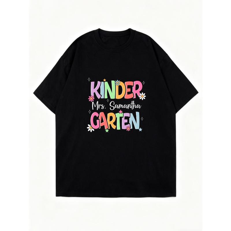 Черная футболка оверсайз Kinder Garten с принтом Mrs Samantha Для учителей и школьных мероприятий