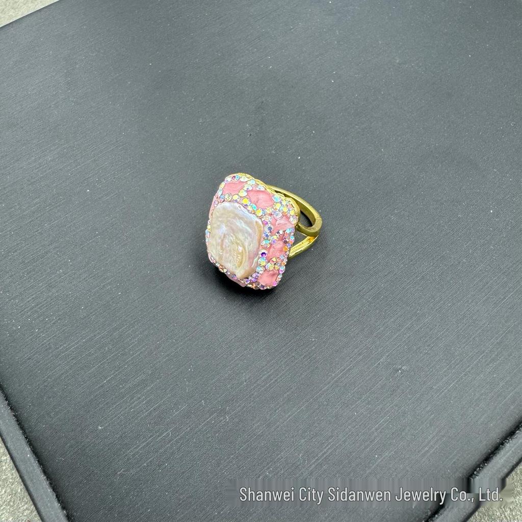 Европейский и американский набор бижутерии в стиле легкой роскоши барокко с чешскими бриллиантами и средневековым необработанным камнем - набор из трех предметов.