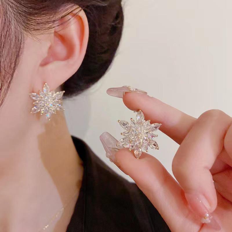 Korean Crystal Flower Earrings: Niche Design, Light Luxury, Versatile Style with S925 Silver Needle for Women.