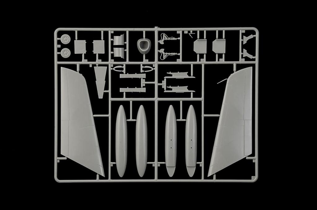 Platz Italeri Масштабный Американский Fury Пластиковый Сборный Набор IT2811 1/48 FJ-2/3 (Самолет)