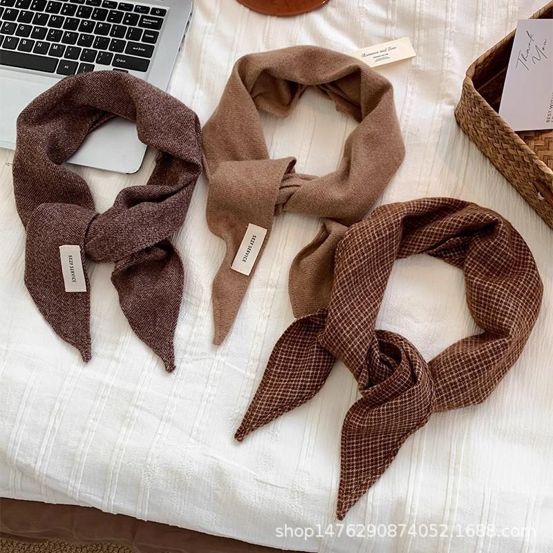 Maillard retro plaid soft waxy scarf women's autumn and winter warm decorative triangle scarf high-end neck scarf accessories