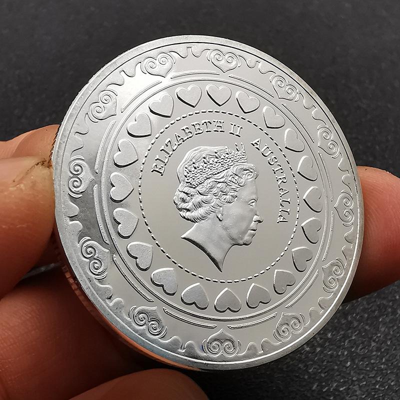 Penguin coin, silver plated, commemorative medal, Southern Hemisphere, Ocean Boat, heart-shaped penguin animal coin, couple commemorative coin
