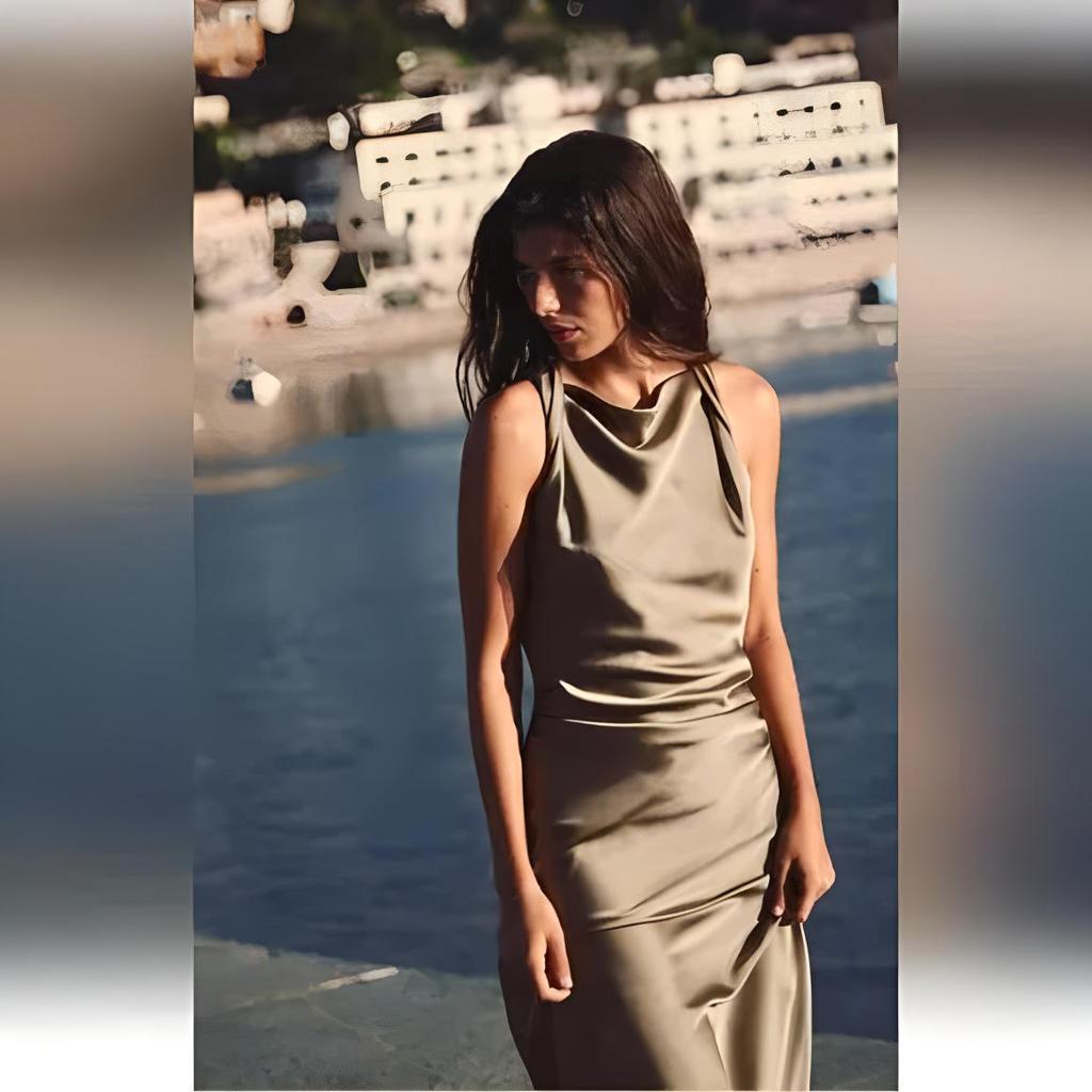 Европейское и американское женское атласное платье миди с драпировкой на талии и вырезом-капюшоном.