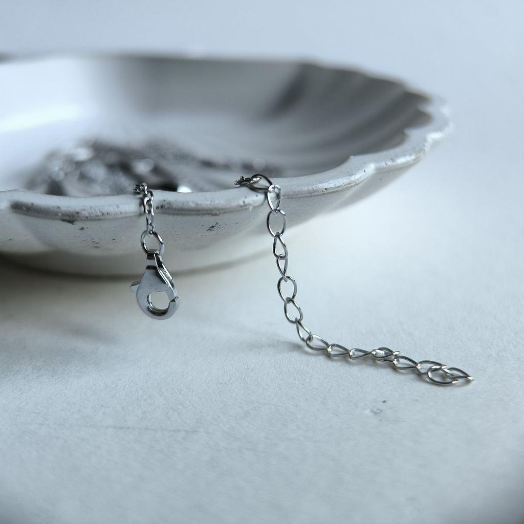 Серебряное колье с фианитами, вес изделия 5,61 гр (2192473)