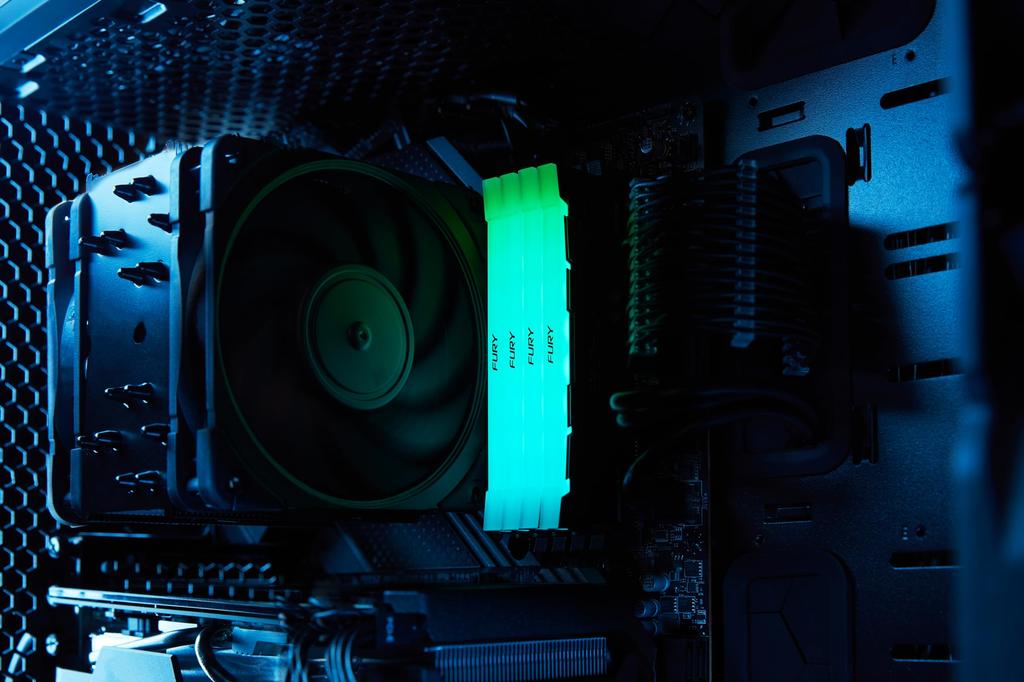 Kingston FURY Renegade RGB 16 ГБ 3600 DDR4 CL16 DIMM 1Gx8 настольная память - KF436C16RB12A/16