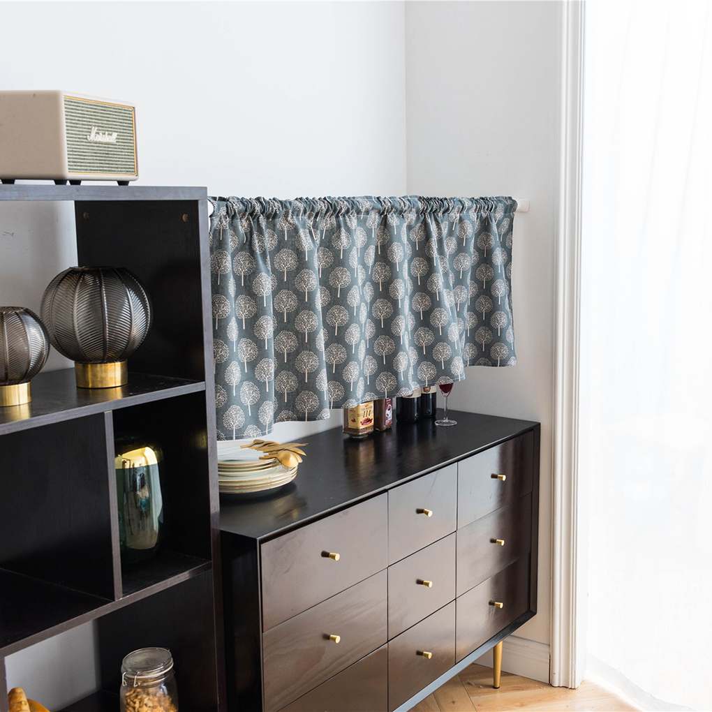 Короткие напечатанные шторы, оконные карнизы, кухонные шкафы, декоративные балдахины, полупанели