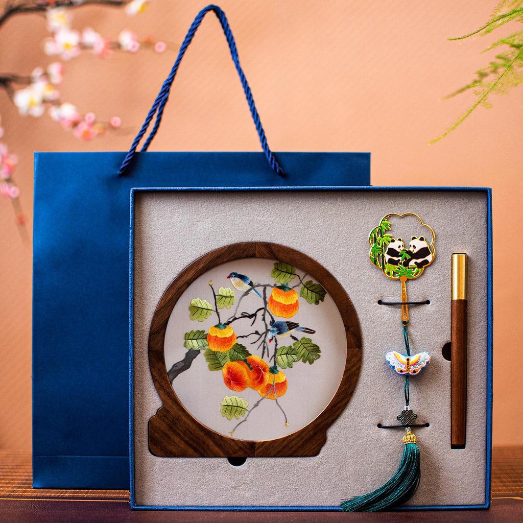 Китайский сувенир: Фигурка панды вышивка Сучжоу Подарок