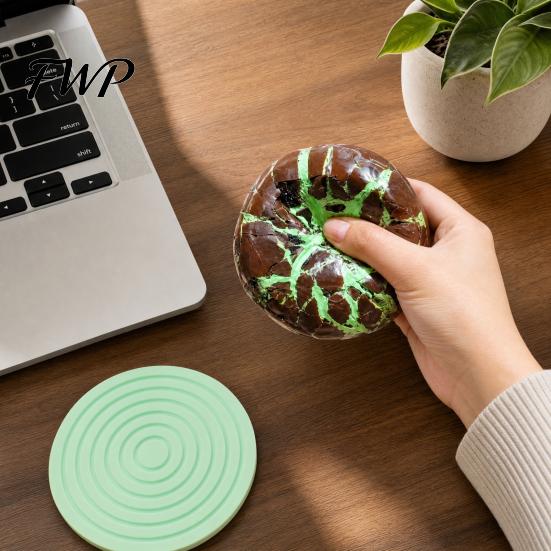 Adults Relaxation Toy Wax Cracking Ball Squeeze Toy, Crispy Chocolate Stress Relief Portable Slow Rising Fidget with Crackable Texture, Party