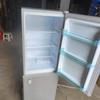 135L Energy-Saving Top-Freezer Refrigerator for Dorms, Rentals - Keeps Food Fresh & Frozen
