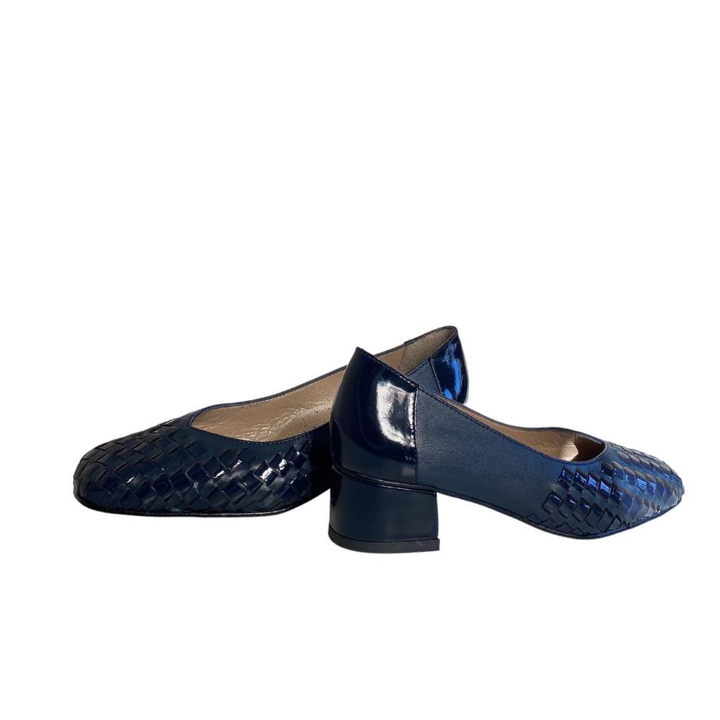 Женские туфли из натуральной кожи на низком каблуке