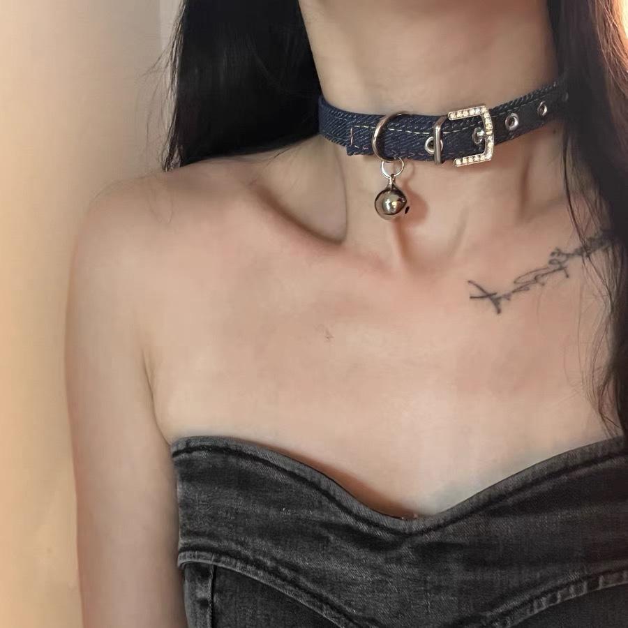 Girl Pure Desire Джинсовая ткань Колокольчик на шею Y2K Spice Girl Ошейник-чокер Нишевый дизайн Универсальное ожерелье