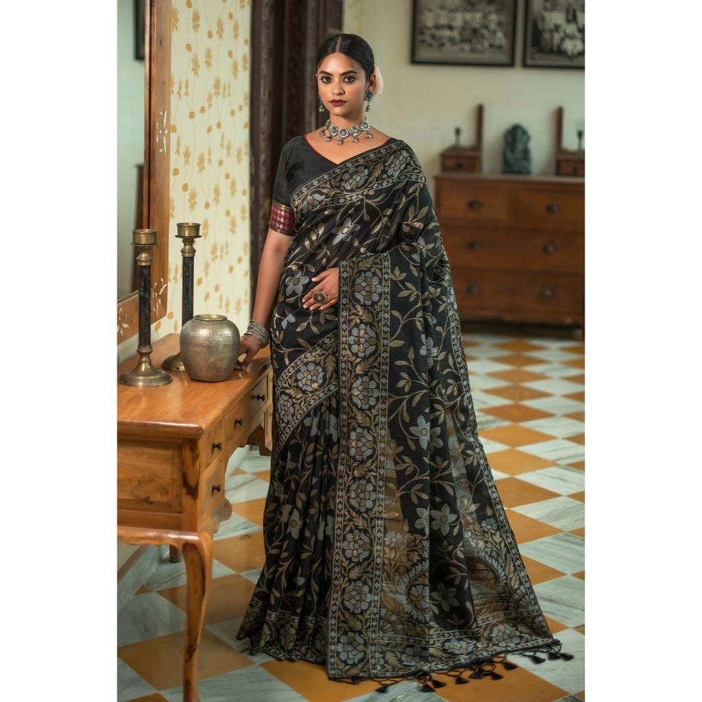 Мягкое льняное шелковое сари с красивой тканой каймой зари и зари-паллу с необычными кисточками и блузкой для бега.