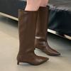 Модные длинные сапоги женские с острым носком на низком каблуке модная обувь зимние сапоги до колена 2025 готические дизайнерские платье челси ботильоны для женщин