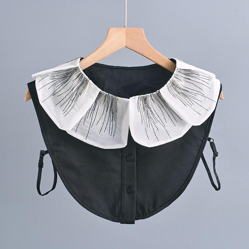 New Fake Collars Woman Vintage Half Shirt False Collar Woman Embroidery Detachable Lapel Collar Faux Col Accessories