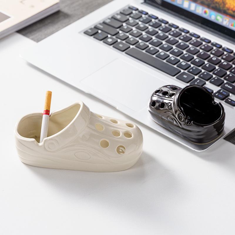High value ceramic ashtray office home living room ashtray trend Internet celebrity hole shoes anti-fly