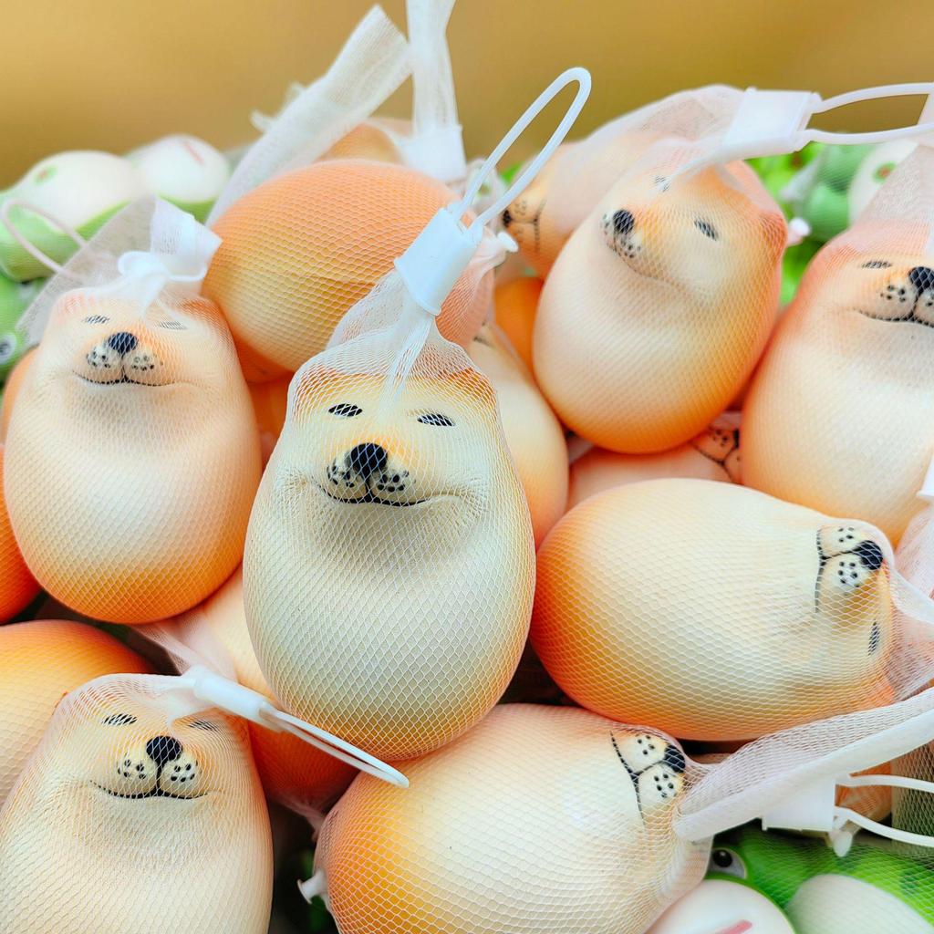 Стакан-неваляшка с песком в виде яйца собаки шиба-ину: Забавная игрушка для декомпрессии