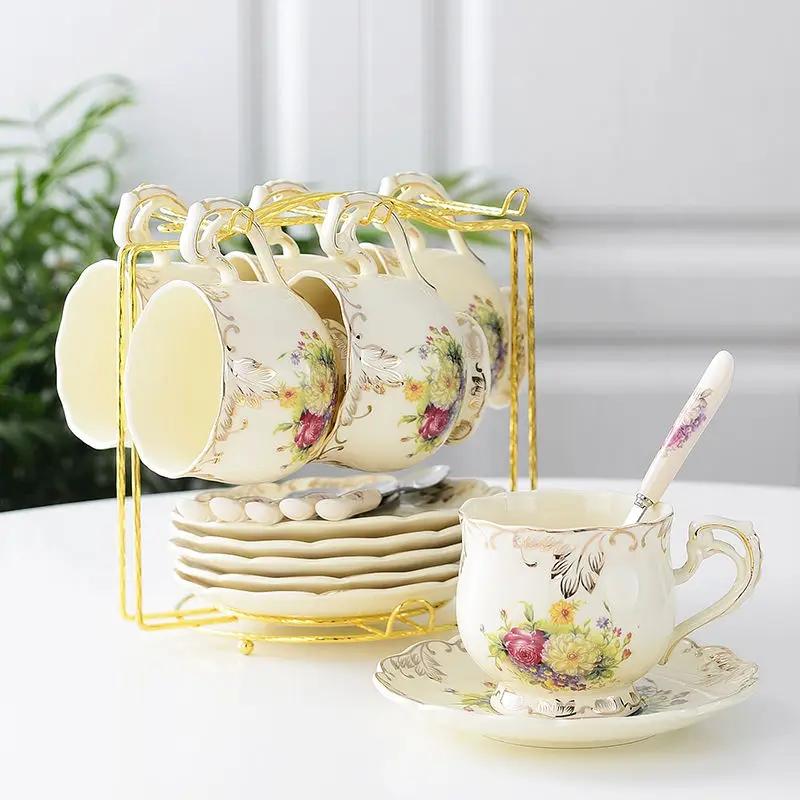 Розы Цветы Костяной фарфор Кофейный сервиз Британский фарфоровый чайный сервиз Керамический горшок Сливочник Сахарница Чайник для чаепития Кофейная чашка Кружка Кофе