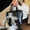 New Korean Fashionable Niche Oil Wax Skin Bucket Bag High-end Commuting Foreign Style Retro Messenger Women's Bag