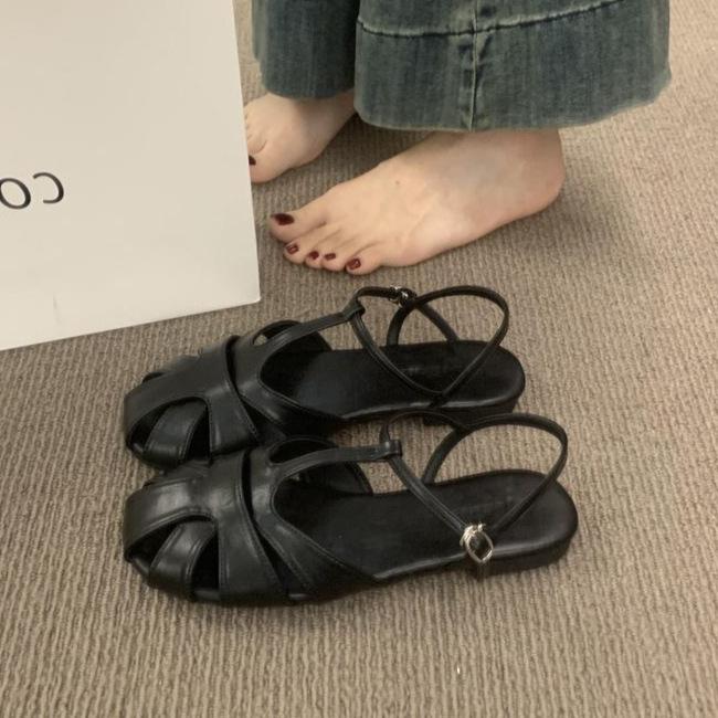 Retro Mori Woven Baotou Sandals Women's Summer 2025 New Hollow Round Head Pig Cage Shoes Flat Roman Shoes