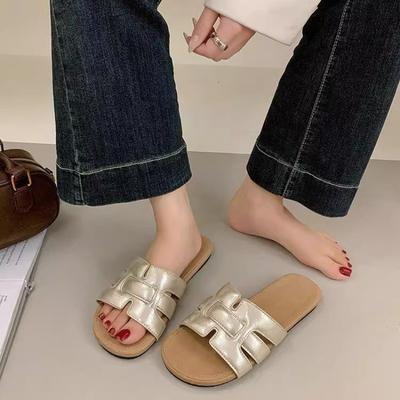 Простые крутые шлепанцы на низком каблуке для женского лета, новые, высококлассное плетение, модная атмосфера, универсальные повседневные шлепанцы для женщин