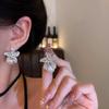 Серьги с жемчугом из серебра 925 пробы: Элегантный, высококлассный дизайн с бриллиантовым бантом