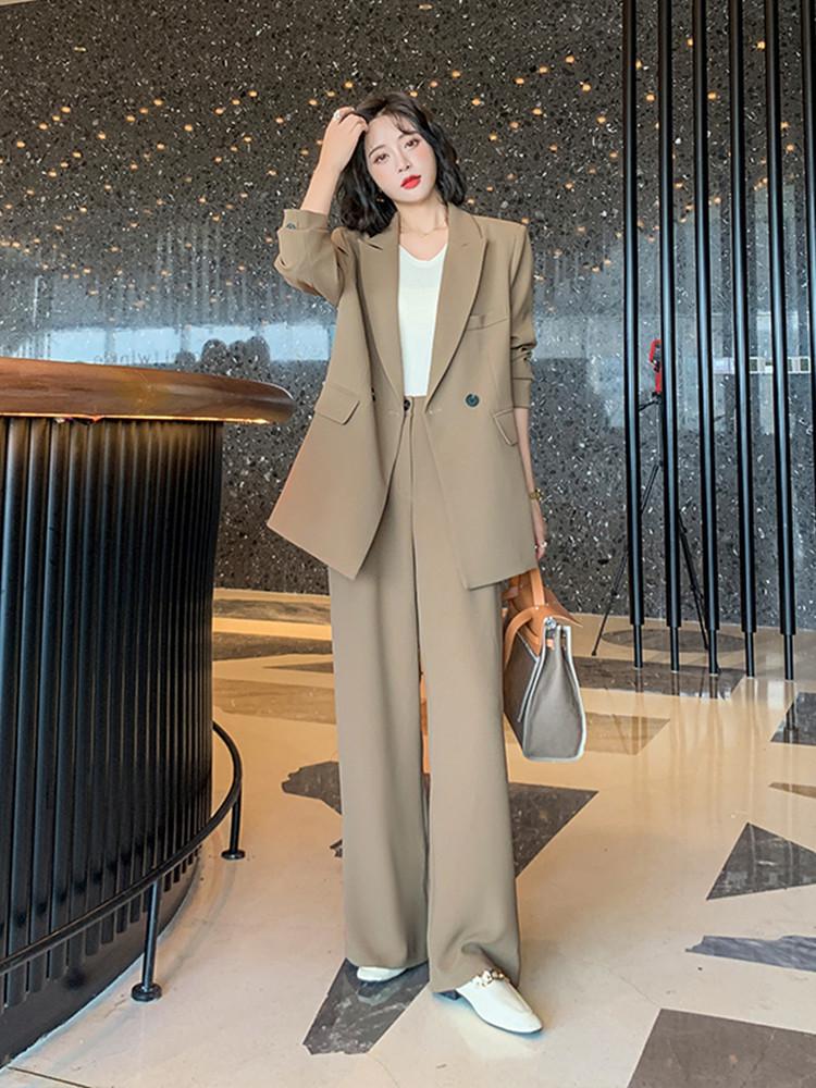 Plus Size Women's Mid-Length Suit with Wide-Leg Mopping Trousers - Two-Piece Set