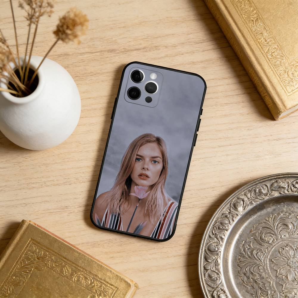 S-Samara Beauty W-Weaving Phone Case For iPhone 17,16,15,14,13,12,11 Plus,Pro Max,Soft Silicone Black Cover