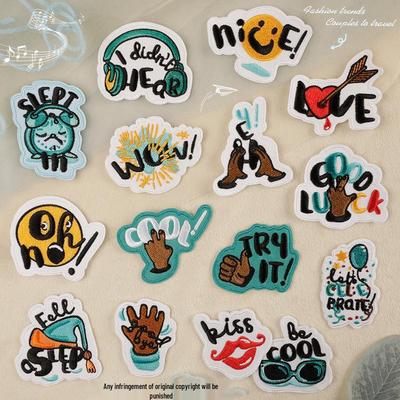 Оригинальная мультяшная вышивка в виде смайлика для одежды и головных уборов