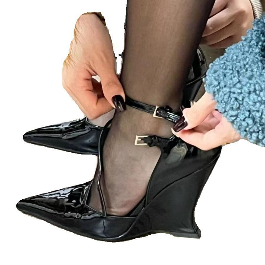 Такие сексуальные, вау, такие красивые каблуки с аурой королевской сестры-королевы